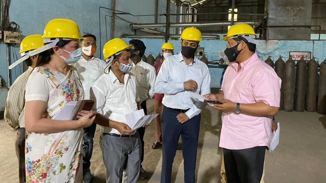 Conrad inspect oxygen plant at Byrnihat