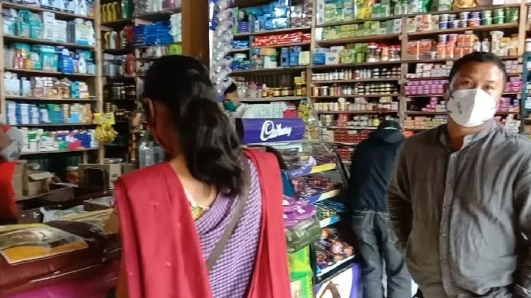 Shopkeepers in Shillong urge Govt to consider them as FLWs