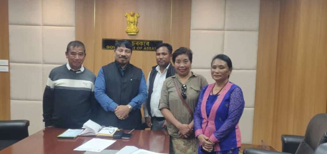 AKHAF submits memo to Assam Minister on damage of tombs by Assam Police