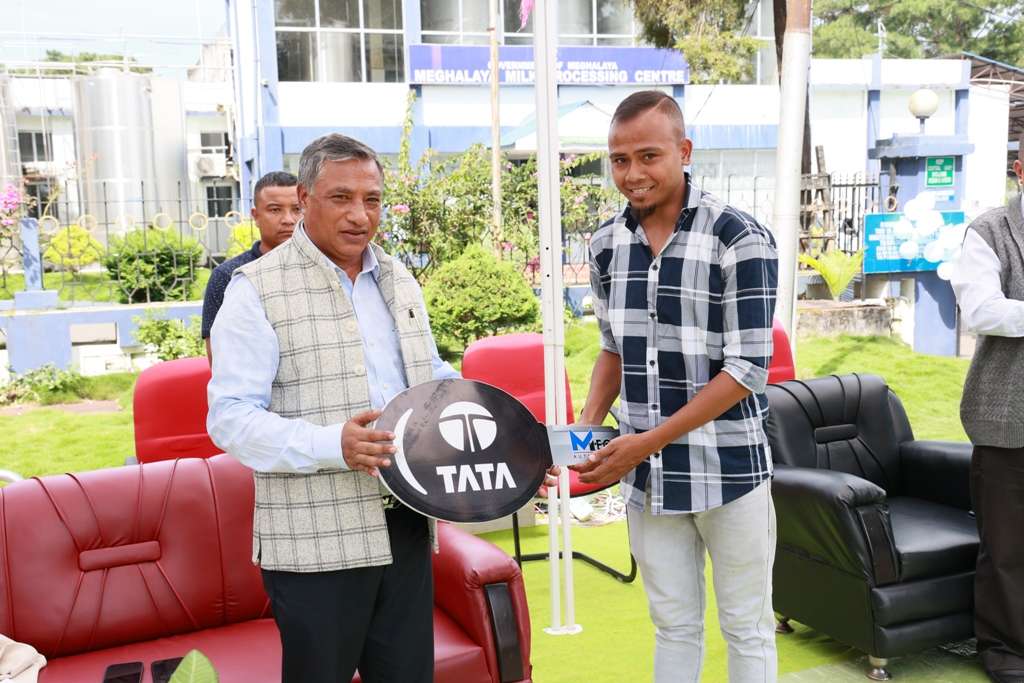 Directorate of Dairy Development hands over milk transportation and testing Vehicles under NPDD in Shillong