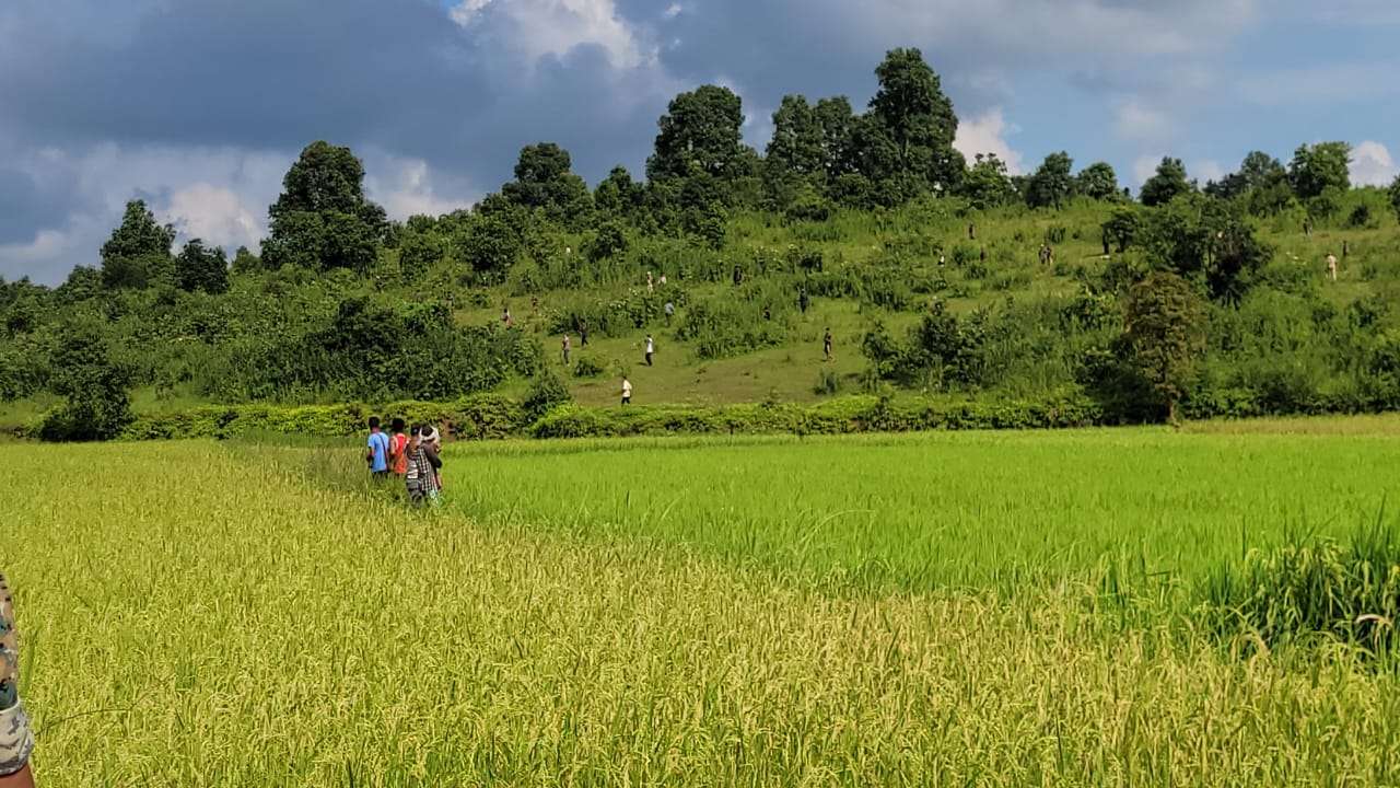 Lapangap village turns into warzone as communities from Assam and Meghalaya clash for 2nd day 