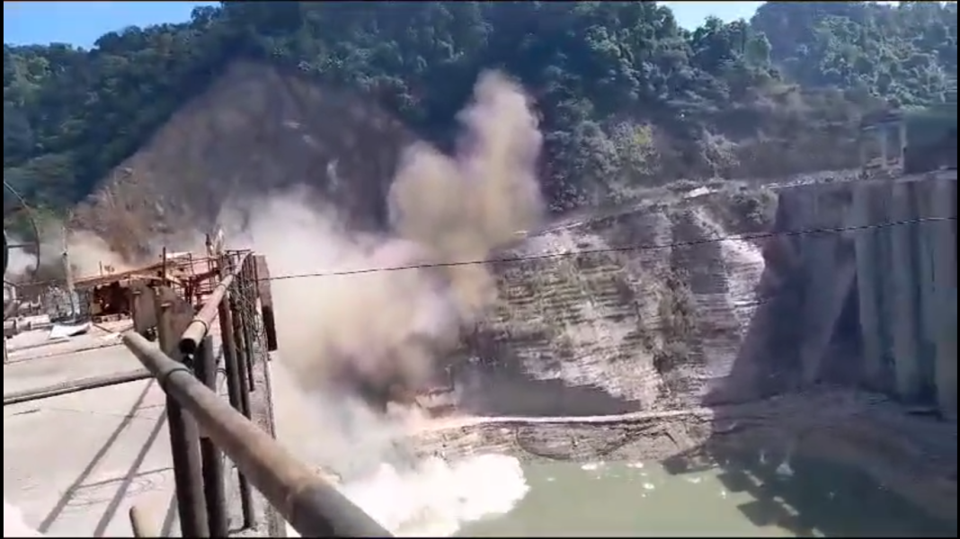 Massive landslide hits 2,000 MW Subansiri Lower Hydroelectric Project in Arunachal