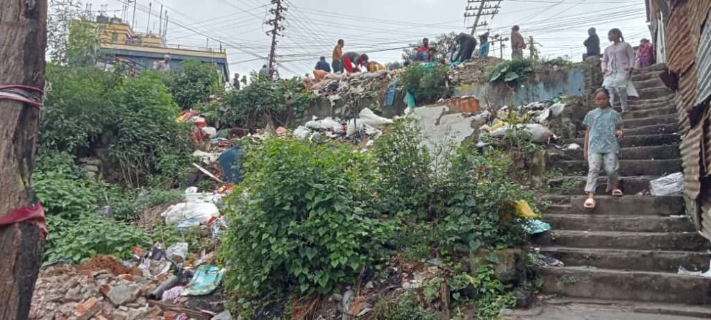 Residents and officials of SCB participate in Swachhta Hi Seva campaign