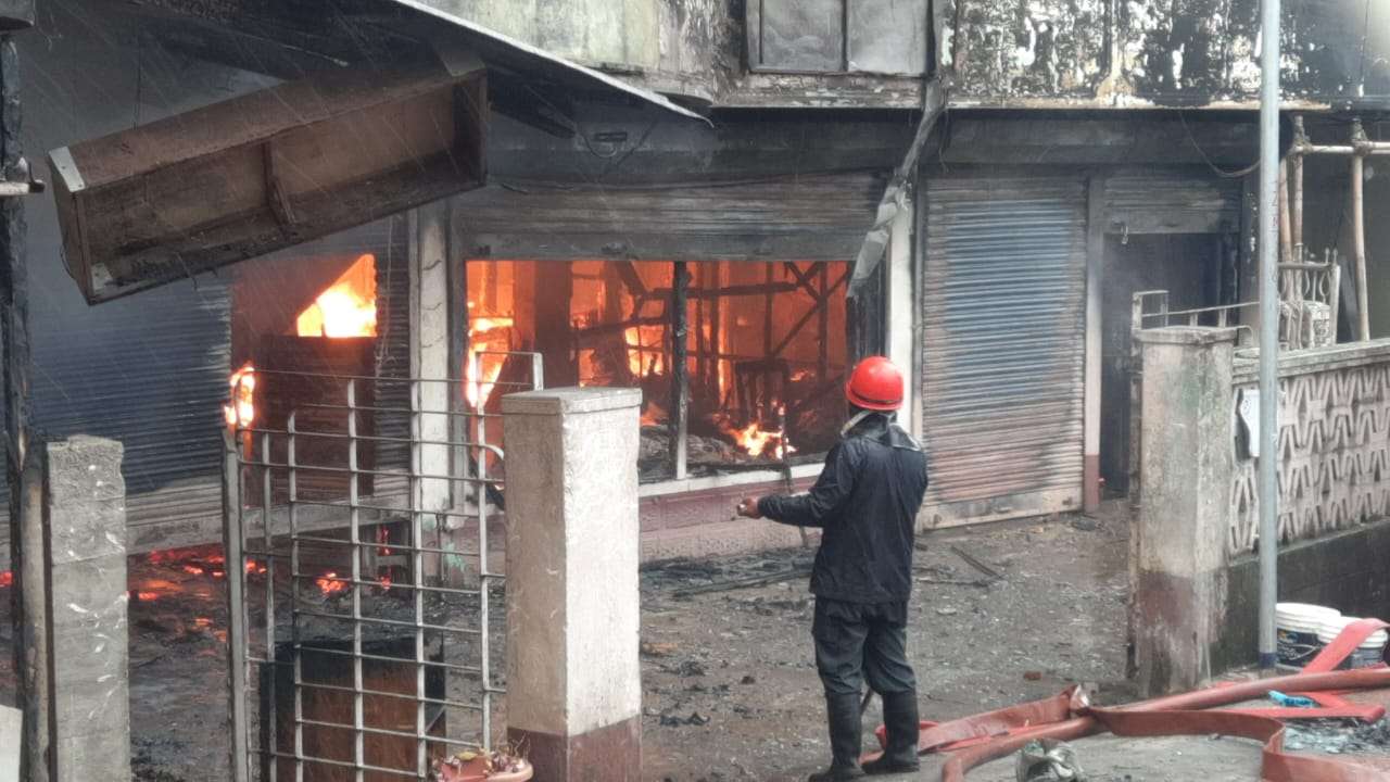 Massive fire breaks out in Police Bazar near Congress Bhawan