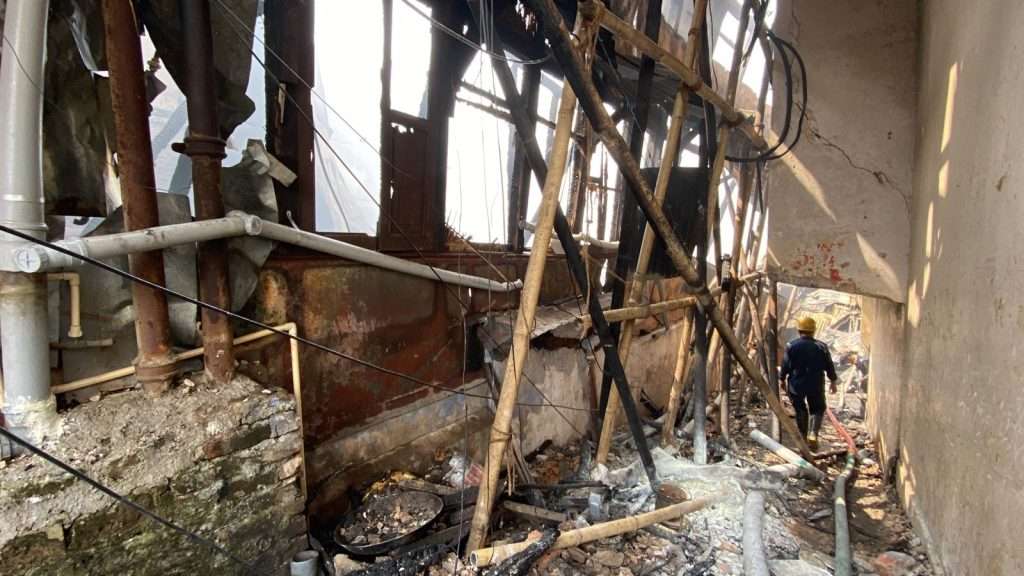 Police Bazar Building Fire Update: Fire Service constable rushed to  hospital, 1 dead; firefighting operations underway