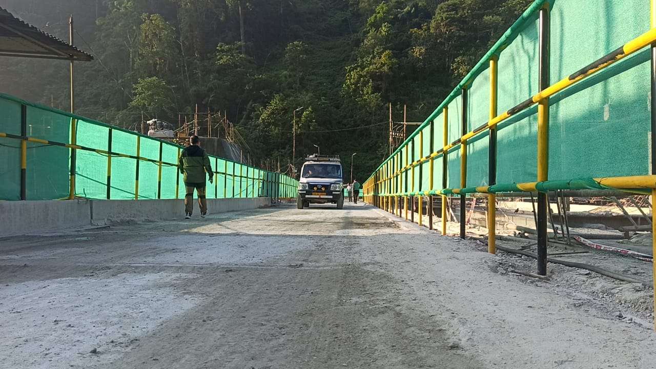 Sikkim: Teesta Stage 6 dam barrage deck slab open as 'temporary bridge'