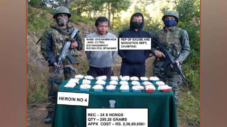 Mizoram: Assam Rifles apprehends drug smuggler on international border town, recover heroin worth Rs 2 cr
