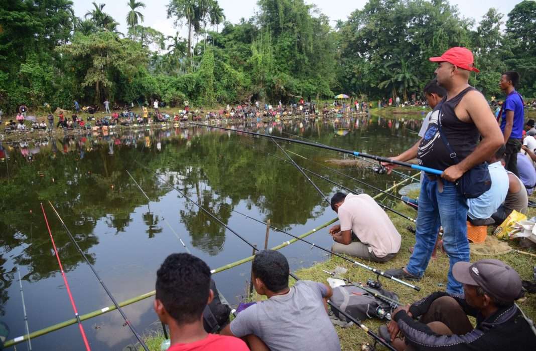 Fishing Competition held along Assam-Meghalaya border, West Khasi Hills wins all top 3 spots