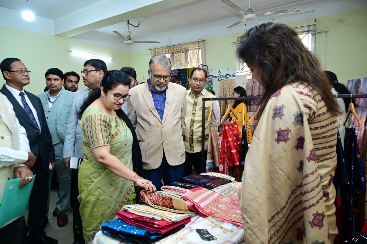 Muga Reshom Krishi Mela: Indiao man·gipa muga silk gimikan salgro-salaram a·dokrangoni ong·a