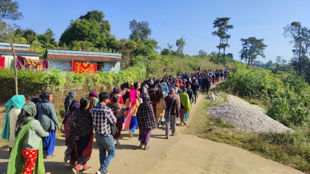 Protest rally in EJH's Tuber Kmai Chnong against assault on village leaders