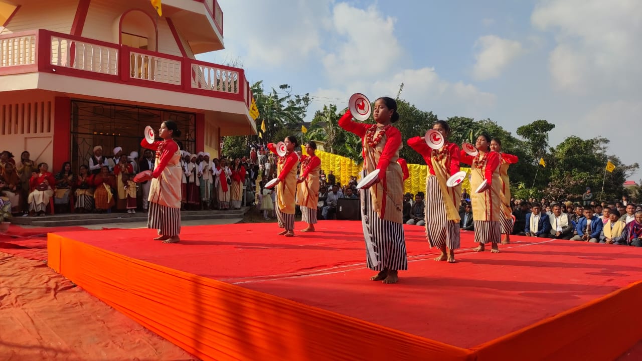 Deputy CM unveils Woh Tep Kyndait's statue in EJH, emphasis on road connection to Khloo Blai