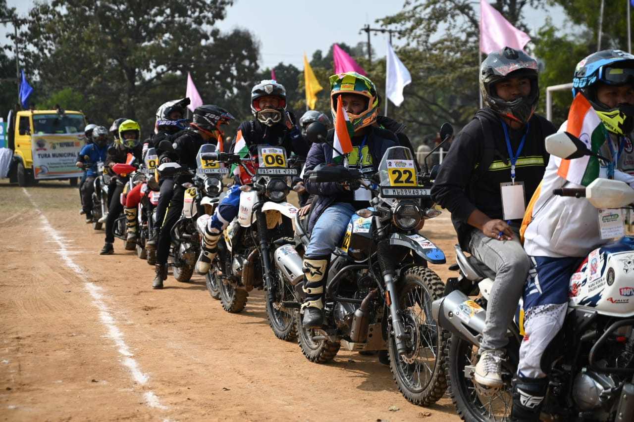 12 parade contingents march in Tura's Republic Day celebrations, Govt. departments present tableaus