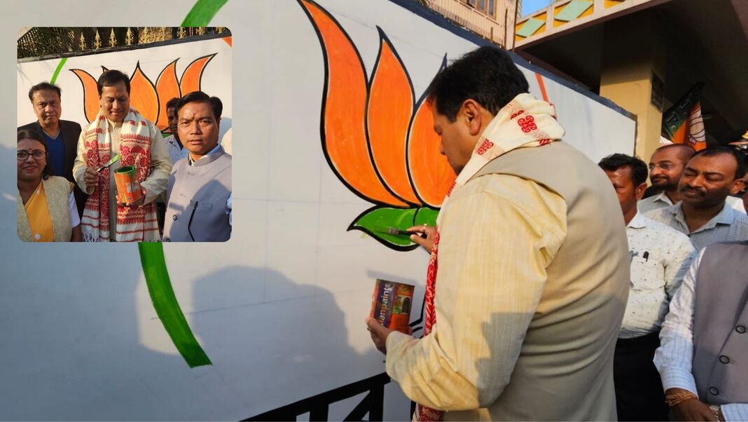 Sarbananda Sonowal draws Lotus, crowd chants ‘Ek Bar Phir Se Modi Sarkar’