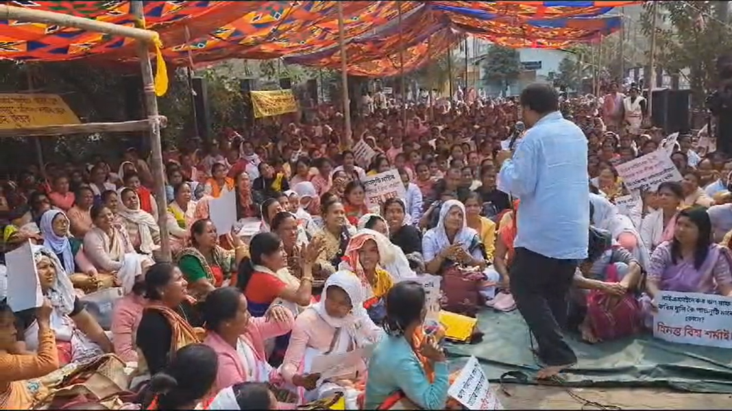 Massive Guwahati Protest: KMSS and NMSS workers demand microfinance loan relief