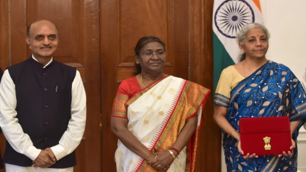 In Pics: Sitharaman and team's pre-Budget courtesy call to President Murmu at Rashtrapati Bhavan