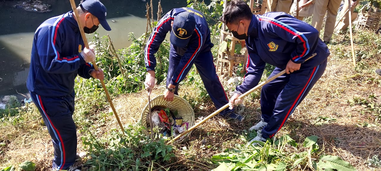 EKH District Admin conducts mass cleaning drive to rejuvenate Umkhrah & Umshyrpi rivers