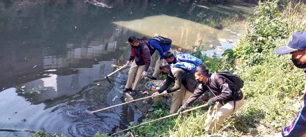 EKH District Admin conducts mass cleaning drive to rejuvenate Umkhrah & Umshyrpi rivers