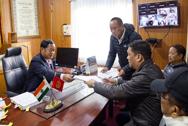 Chief Minister Pema Khandu Mukto seat-na seokako man•a