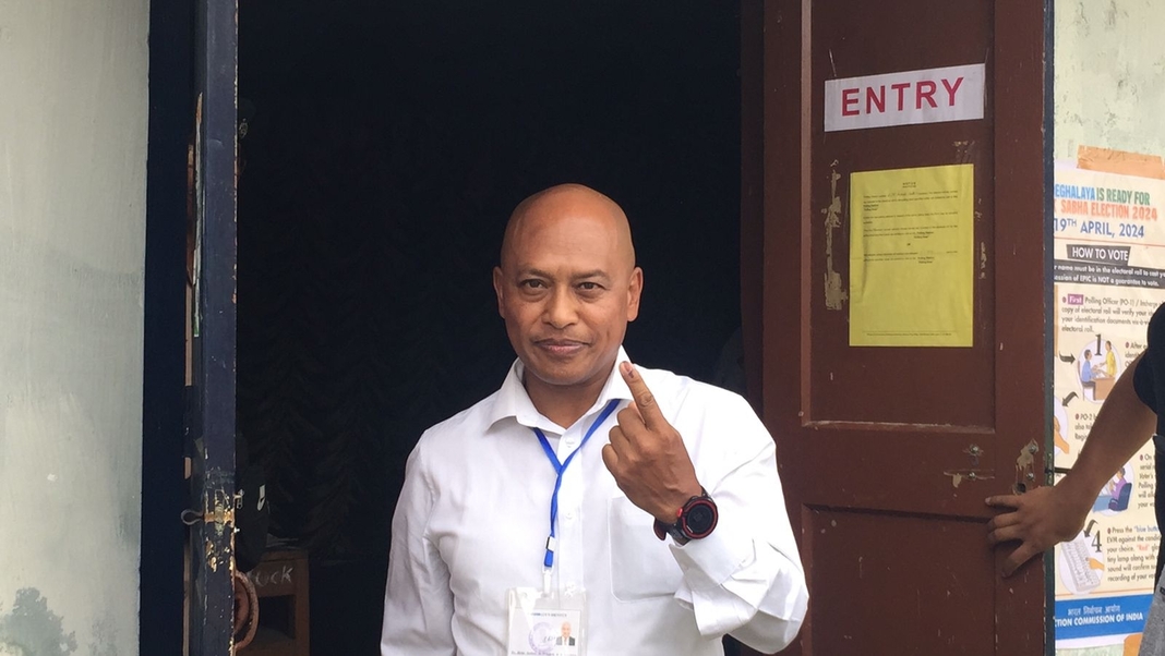 Lok Sabha 2024 | Latest Update | VPP candidate Dr. Ricky cast his vote at Pohkseh Glakyn school PS