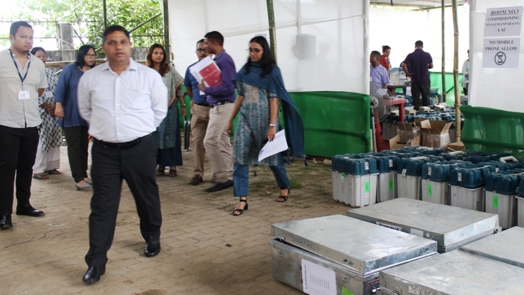 General Observer inspects commissioning of EVMs in SWGH