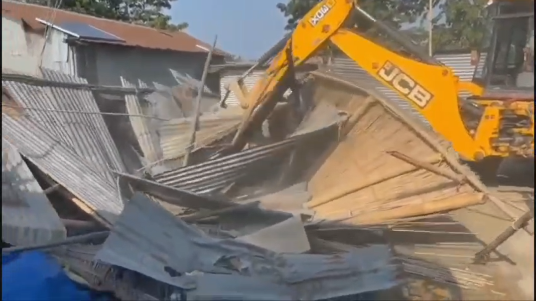Bulldozer used against illegal settlement in the banks of Dholpur Gorukuti
