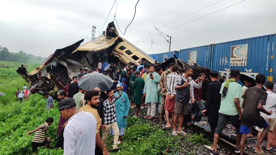 Five people, 30 injured after Kangchenjunga Express train collided with goods train in Jalpaiguri