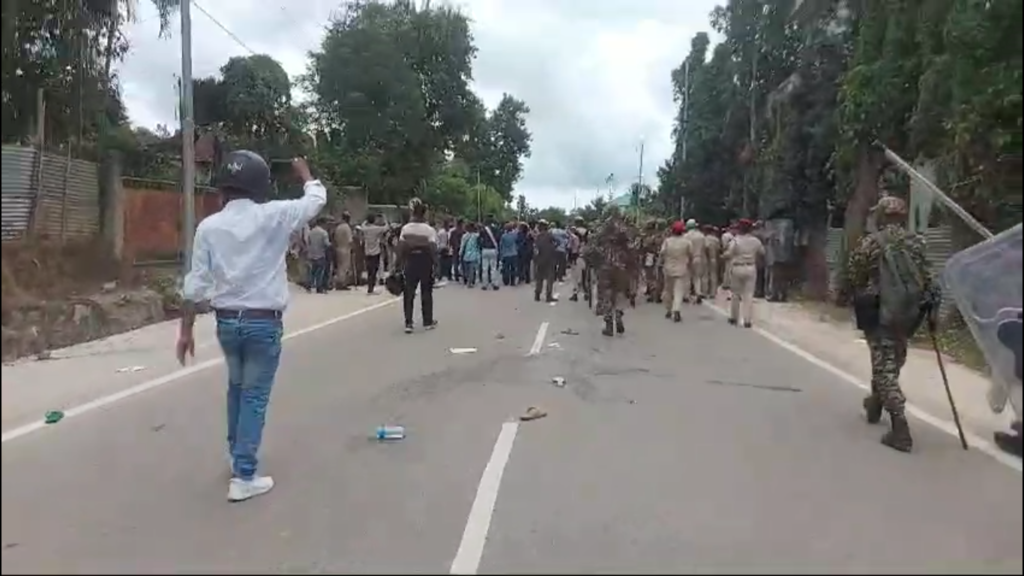 Assam: 44 protesters including 9 policemen injured in a clash in Karbi Anglong