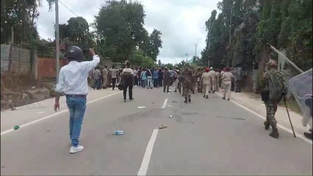 Assam: 44 protesters including 9 policemen injured in a clash in Karbi Anglong