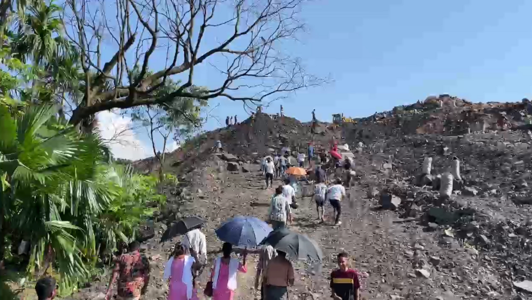 Assam: Over 2000 people protest against CIL for designating residential areas as coal dumping ground