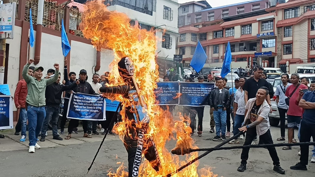 MPSC Reassessment Row: KSU ups ante against MPSC, burns effigy amidst protest