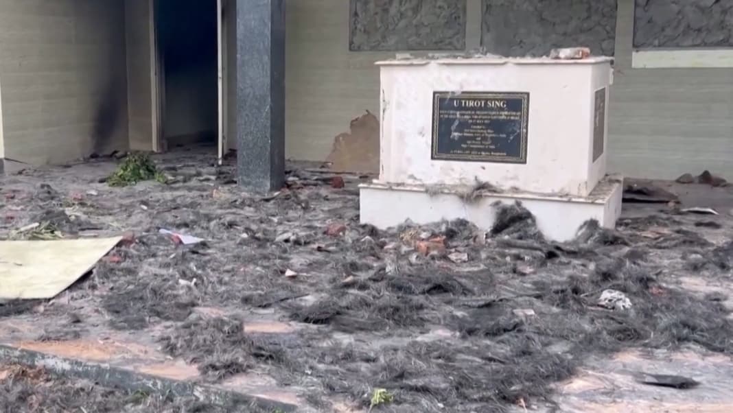 Khasi freedom fighter Tirot Sing Syiem’s statue destroyed in Dhaka