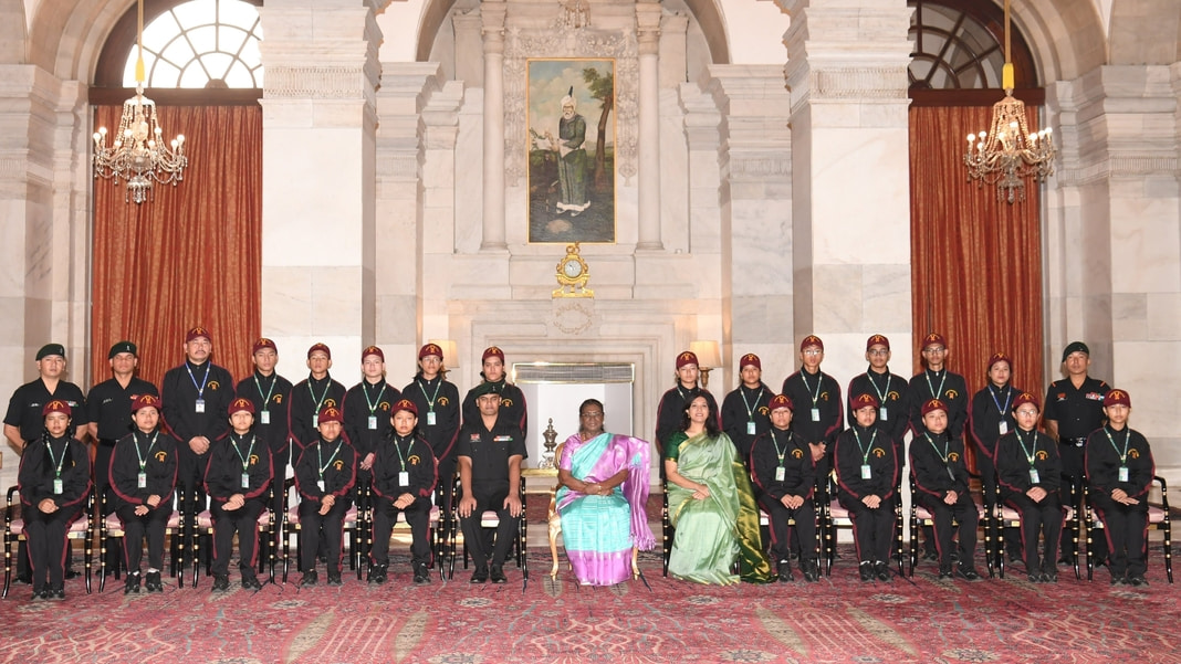 Manipur students interact with President of India during national integration tour