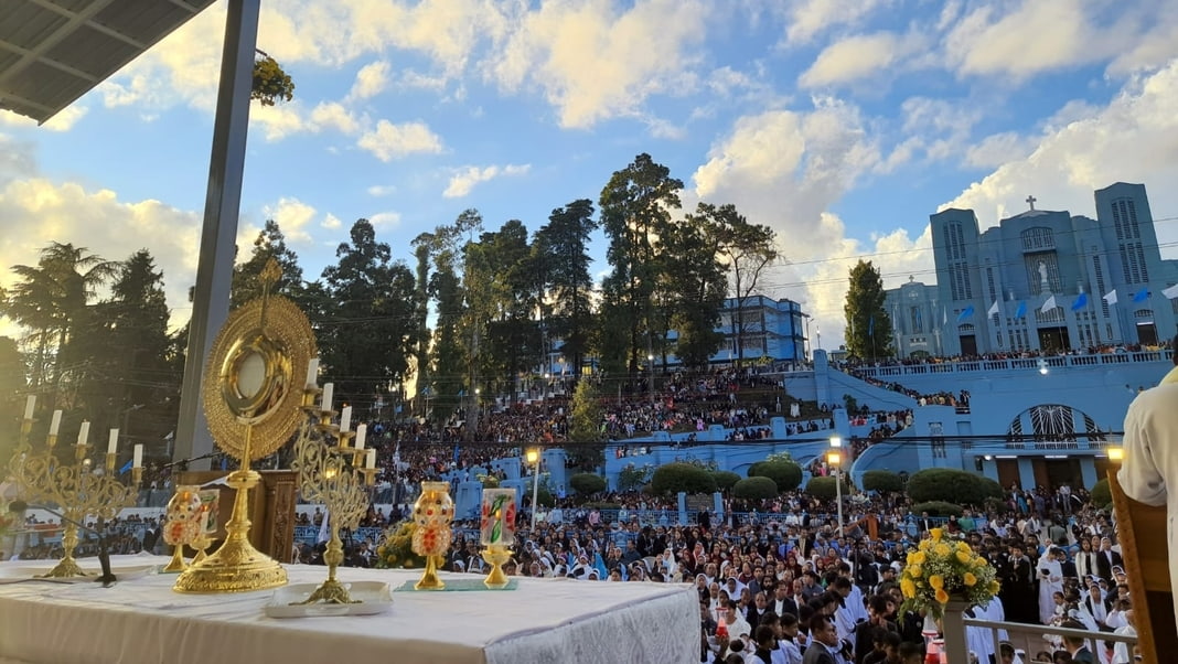 Catholic faithful unite in Shillong for Sacred Eucharistic Procession