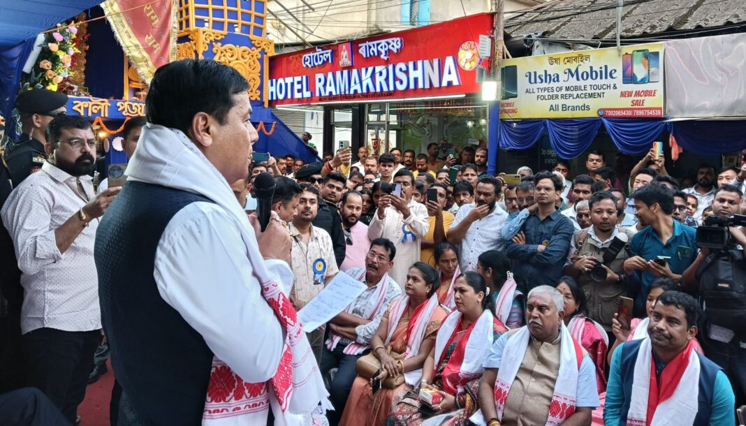 Assam: Sonowal visits Kali Puja mandaps in Tinsukia, prays for peace & goodwill of humanity