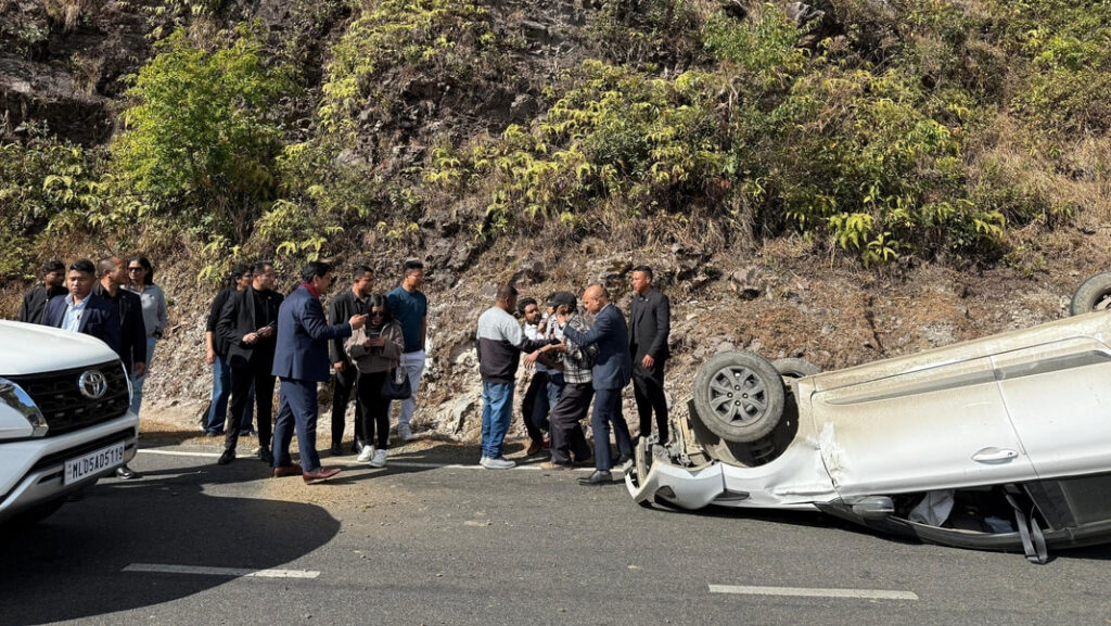 Meghalaya CM acts as a good Samaritan, helps accident victim