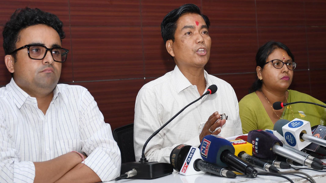GMC waives parking fees for two & three-wheelers, cuts trade licence costs, and eases burden on women vendors
