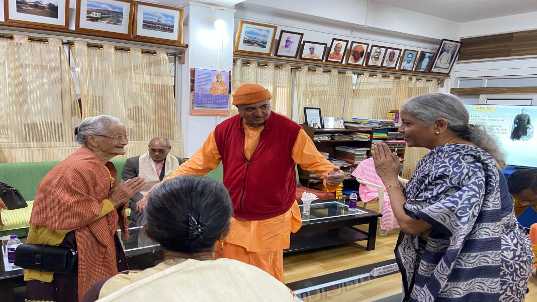 Sitharaman wraps up Meghalaya visit with a stop at Ramakrishna Mission School in Sohra