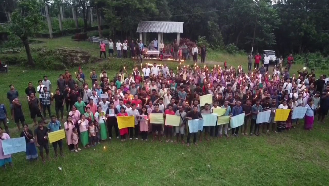 Candlelight vigil held in Mahadeo to demand justice for murder of 15 year old girl