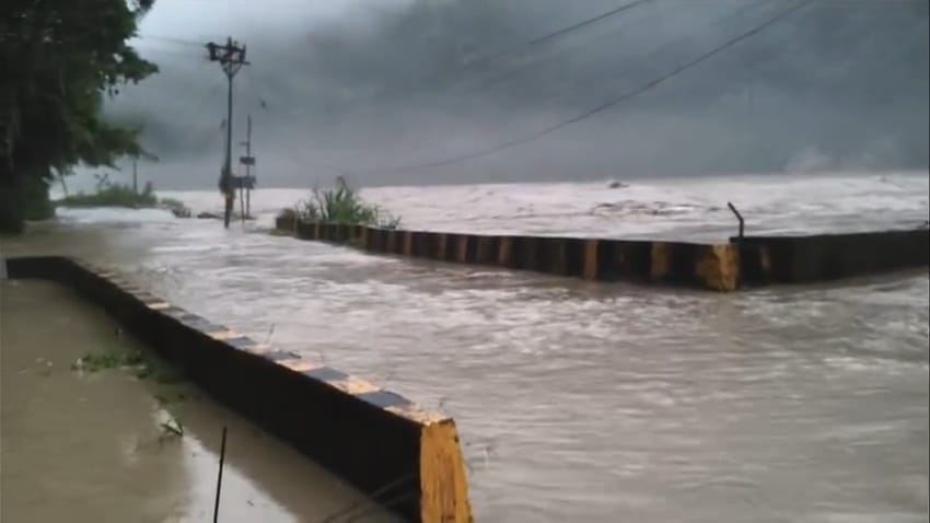 Teesta breach brings Sikkim’s tourist traffic to a halt as NH-10 submerges