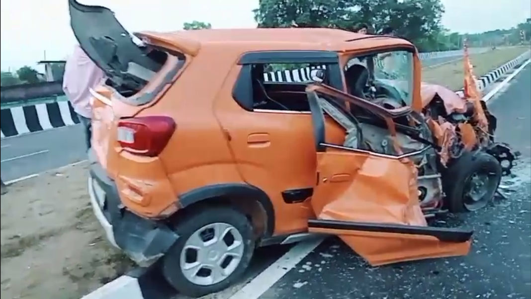 Two killed in road accident on Khowang flyover