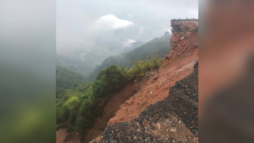 5 feared dead after vehicle plunges into Rngaiñ Gorge in Pynursla