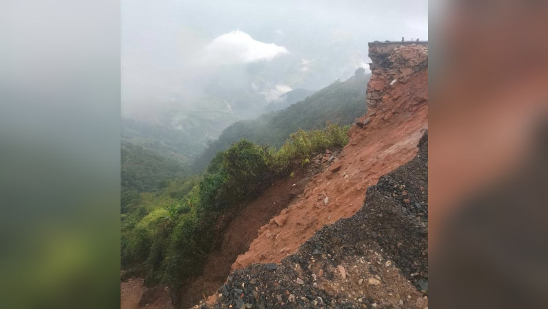 5 feared dead after vehicle plunges into Rngaiñ Gorge in Pynursla