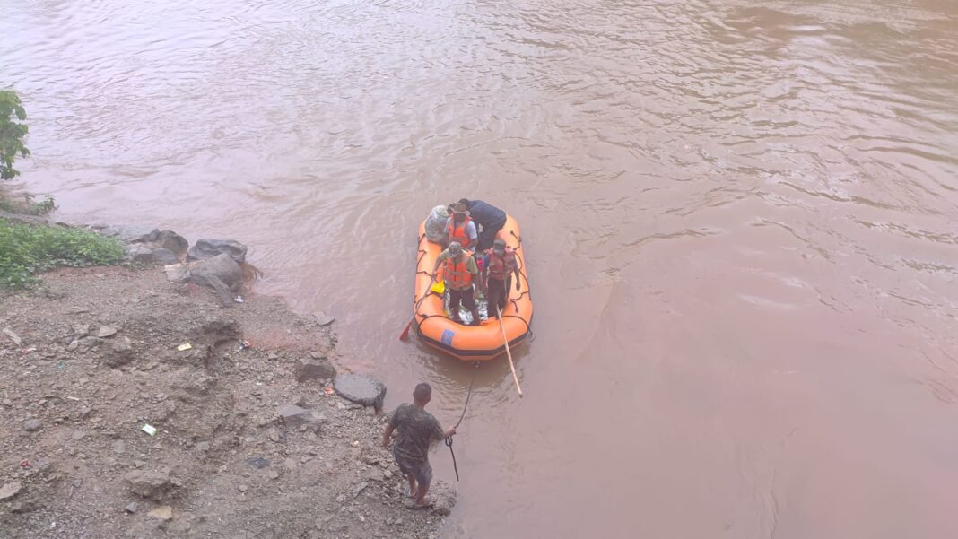 Man jumps into river in Byrnihat to escape drug gang; search operation underway