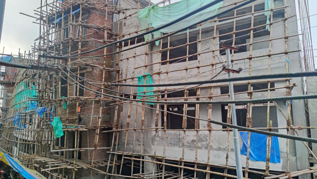 Wailadmiki Shylla inspects progress of lawmusiang shopping complex