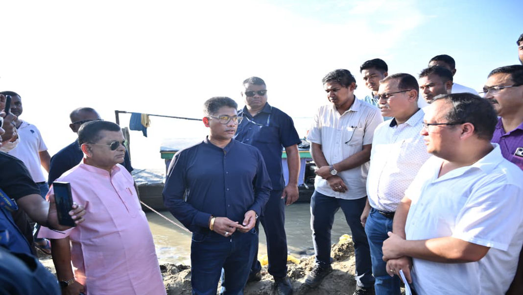Extremely difficult to control Brahmaputra’s course, says Minister Hazarika on Dibrugarh erosion