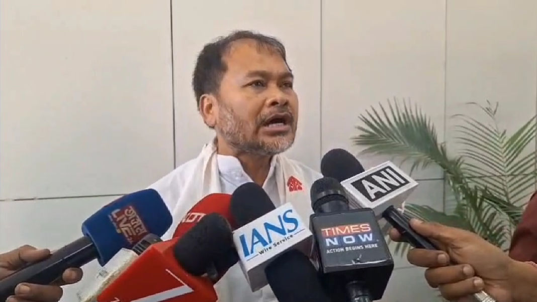 Akhil Gogoi protests in Assam Assembly, seeks CBI probe into Zubeen Garg’s Death