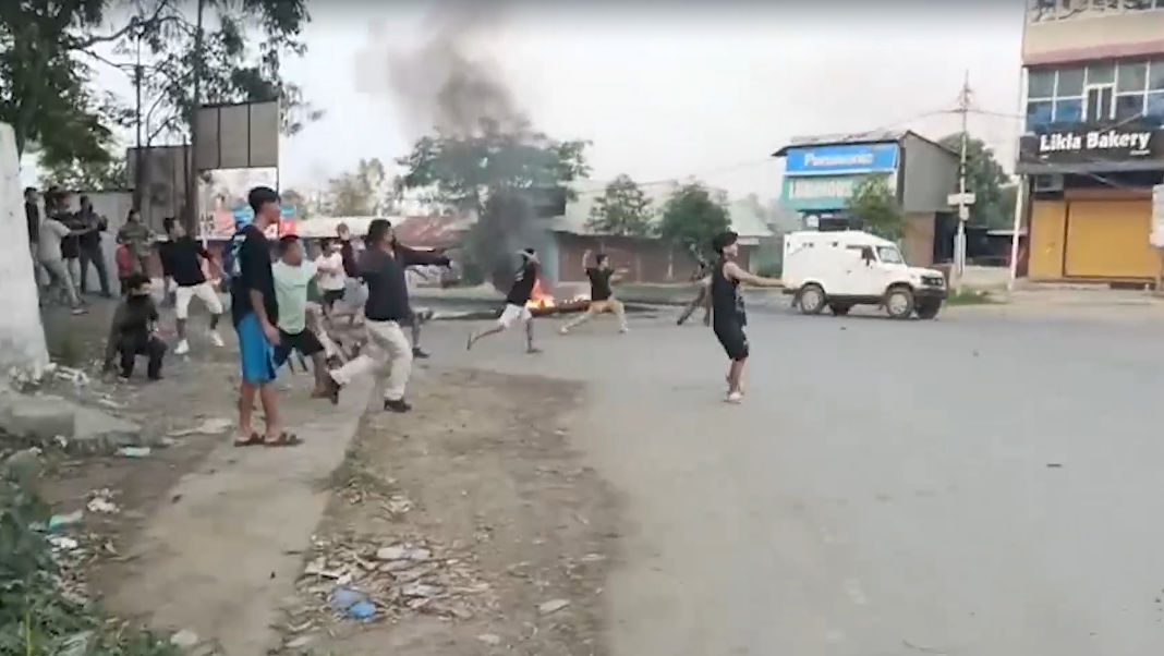 Fresh mob violence in Manipur’s Bishnupur leaves 18 injured; highways blocked, tensions escalate