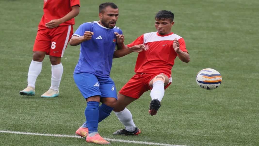 Mawshun in red, Khimusniang in blue