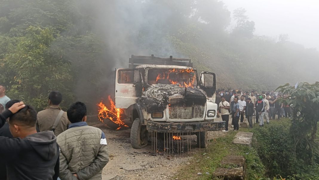 Pynsangeh u DC ia ka public hearing ka project tih mawshun ka Shree Cement | Shah thang ka trok ba pakhang lynti