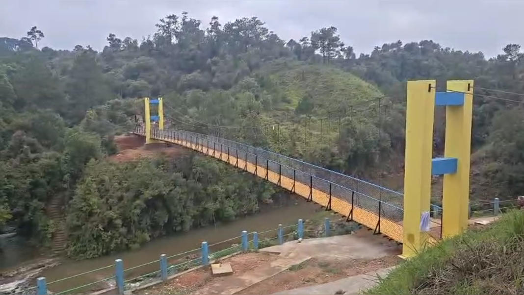 Hanging footbridge inaugurated over Umyurem River, connects paddies in Shangpung